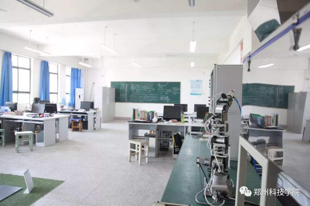 鄭州科技學(xué)院