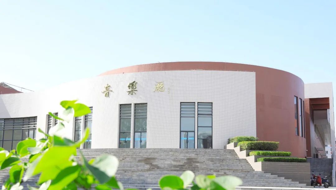 鄭州科技學(xué)院